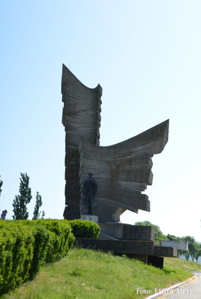 Monumentul eroilor de la Păuliș