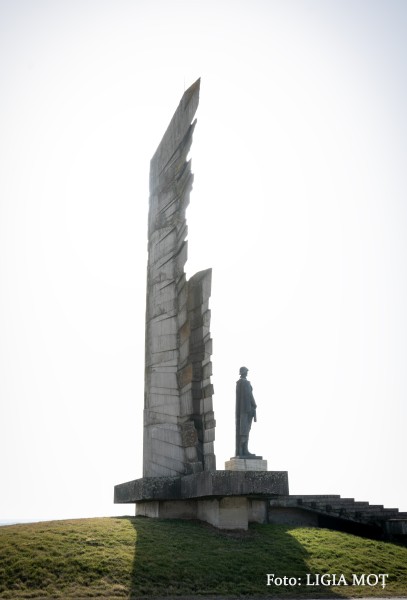 Monumentul eroilor de la Păuliș