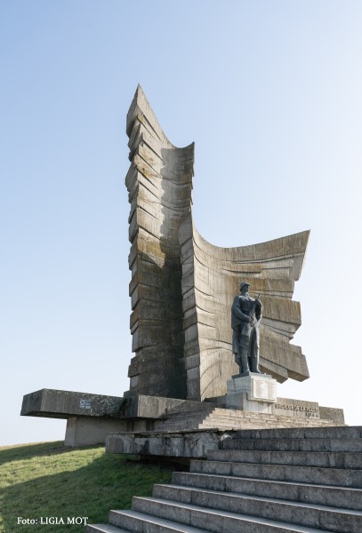 Monumentul eroilor de la Păuliș