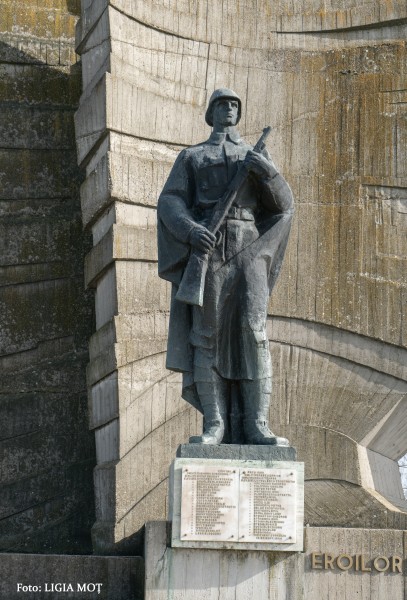 Monumentul eroilor de la Păuliș