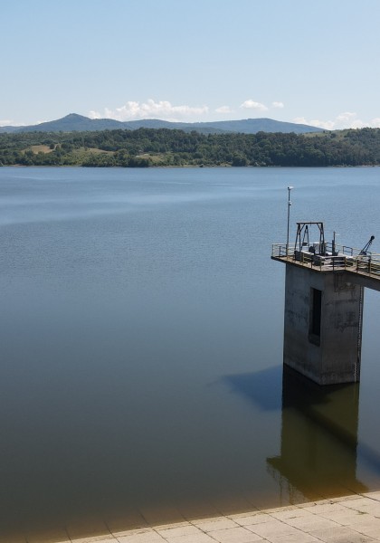 Lacul Tauț