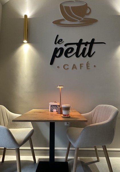 Le Petit Café